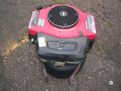 BRIGGS & STRATTON 19.5 HP. I/C PLATINUM OPPOSED TWIN ENGINE 42E705 2631 E1