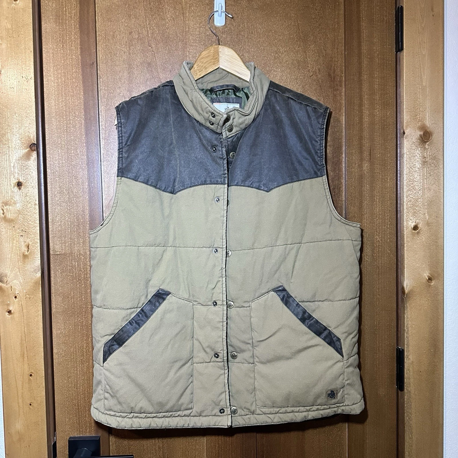 Legendary Whitetails Vest LT Large Tall Tan Brown Quilted Snap Workwear Hunting