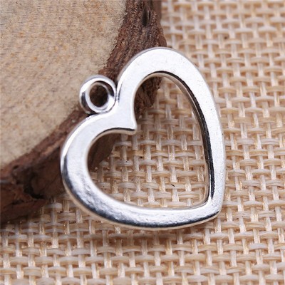 Clearance 30PCS Antique Silver Tone Heart Charm Pendant GGS36