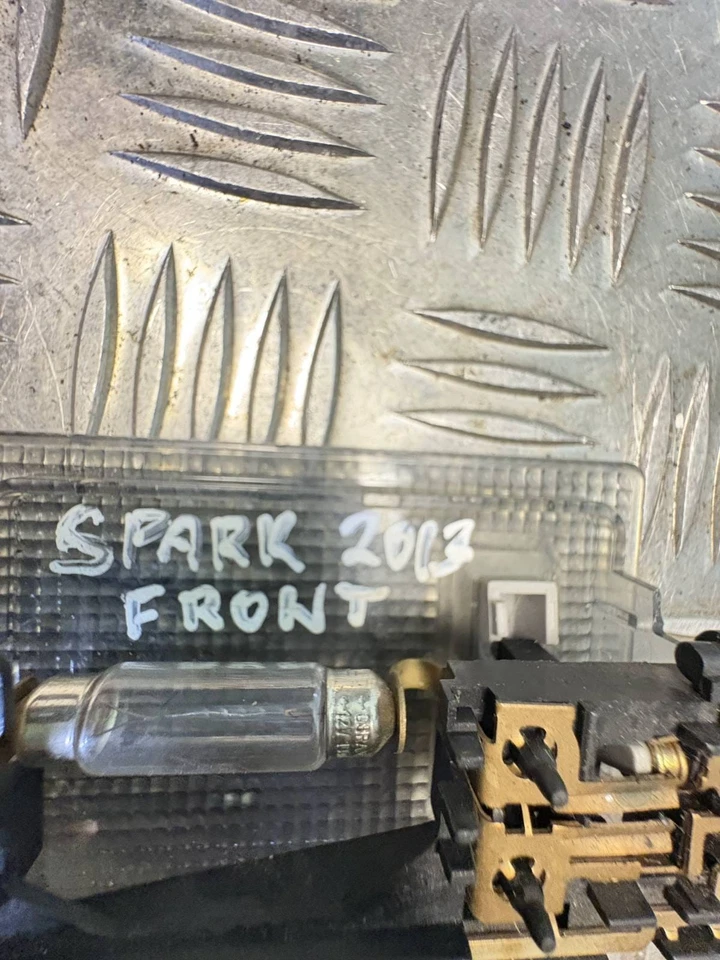 Chevrolet Spark 2013 M250 Front Lamp - 13126729 Genuine OEM — 第 2/4 张图片