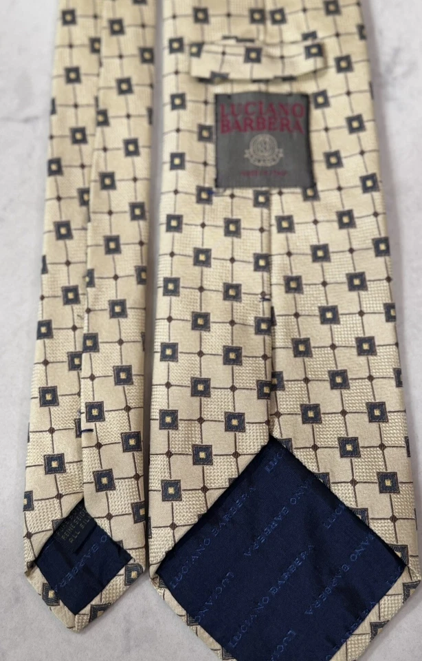 Corbata para hombre Luciano Barbera ladrillo beige borgoña cuadrada geométrica seda $215 Foto 2 de 4