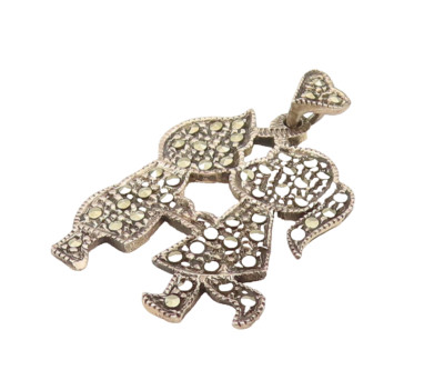 925 Sterling Silver  Vintage Marcasite Kissing Love Couple Pendant  PT22012