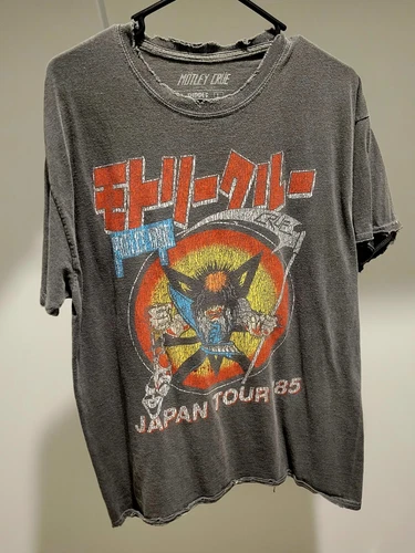 Motley Crue Urban Outfitters Vintage Japan Concert To 1980s vintage concert t-shirt, vintage, single stitch, B+ condition