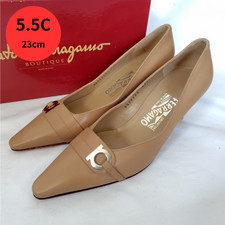 Salvatore Ferragamo Beige Leather Pumps 5.5C 6cm Heel Gancini Detail New