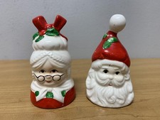 Vintage Santa Mrs Claus Salt Pepper Shakers Ceramic Taiwan Christmas Decor Set