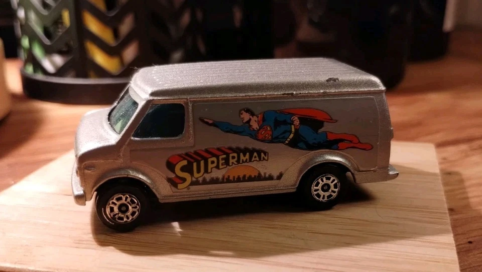 Matchbox Superfast Chevy Van Superman 1979 DC Comics Vintage Diecast Silver 1:64 Foto 3 de 4