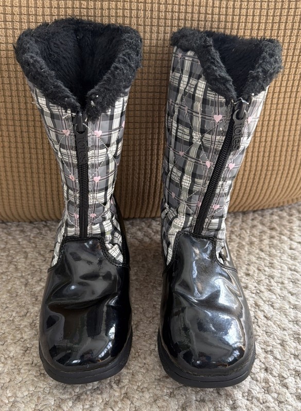Totes Girls Snow Boots Size 4 Black Grey Hearts Zip Up Barbera Style #73277
