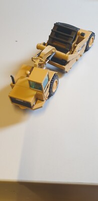 Modell Caterpillar 615C SCRAPER