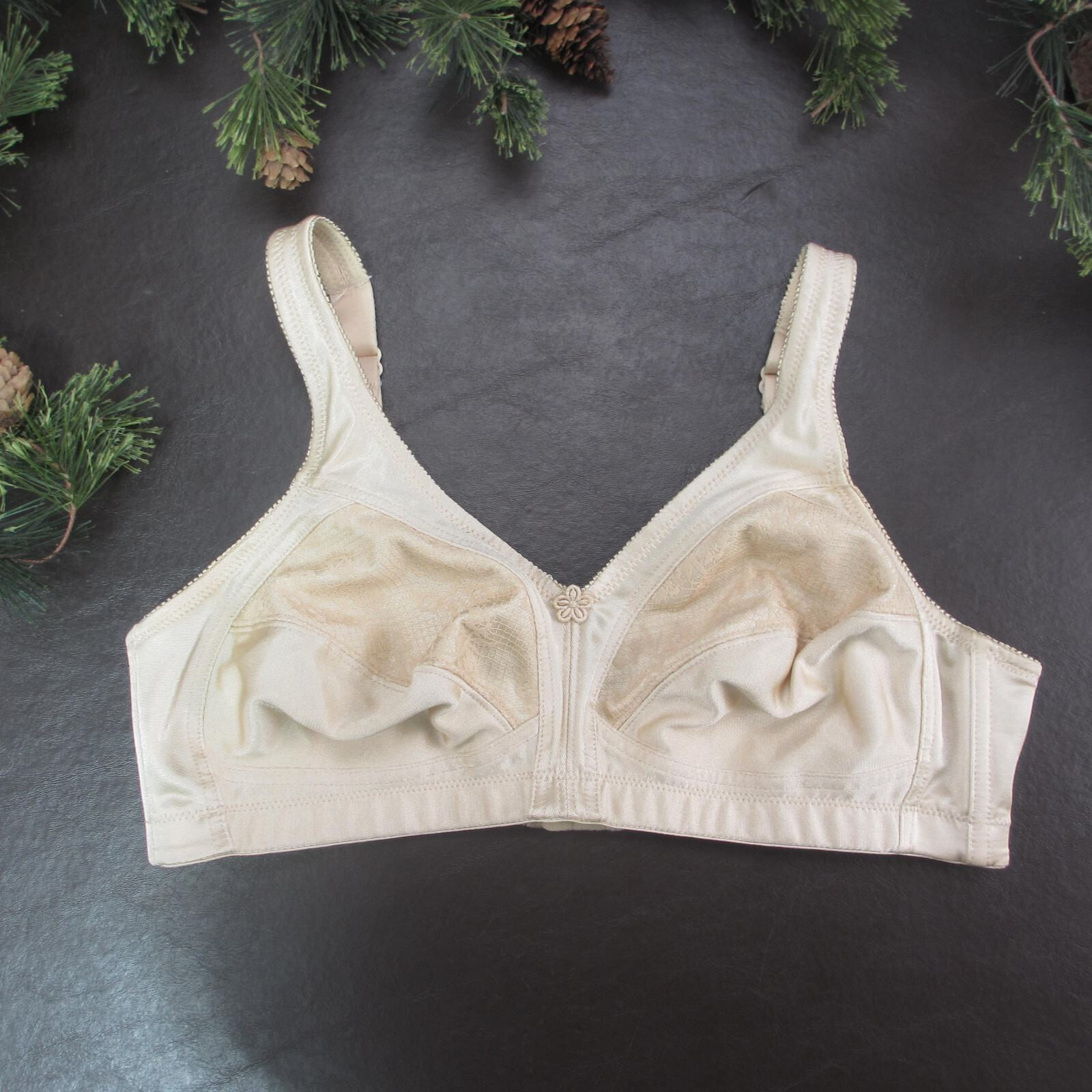 Underscore Bra 36B Tan Padded Wireless Adjustable… - image 1