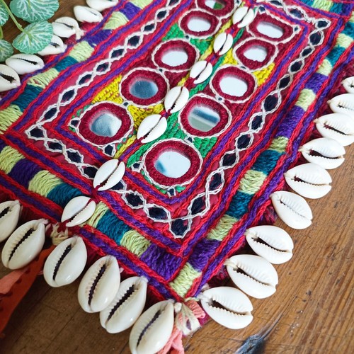 Vintage indische Banjara bestickt Patchwork Wandhängemuscheln und Spiegel - Bild 2 von 7