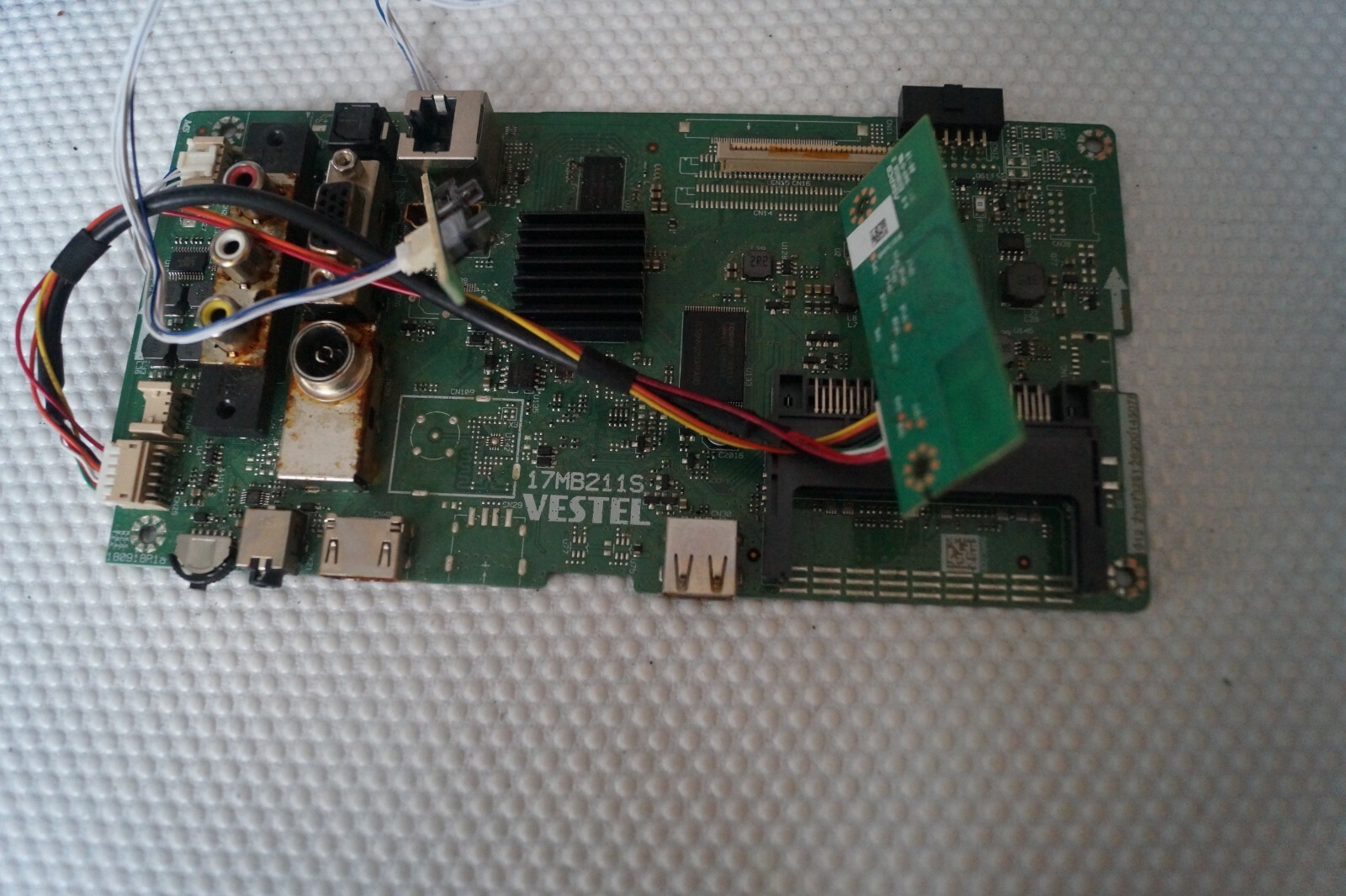 MAIN BOARD 17MB211S 23573251 FOR 32"" BUSH DLED32HDS LED TV, VES315WNDL-2D-N22
