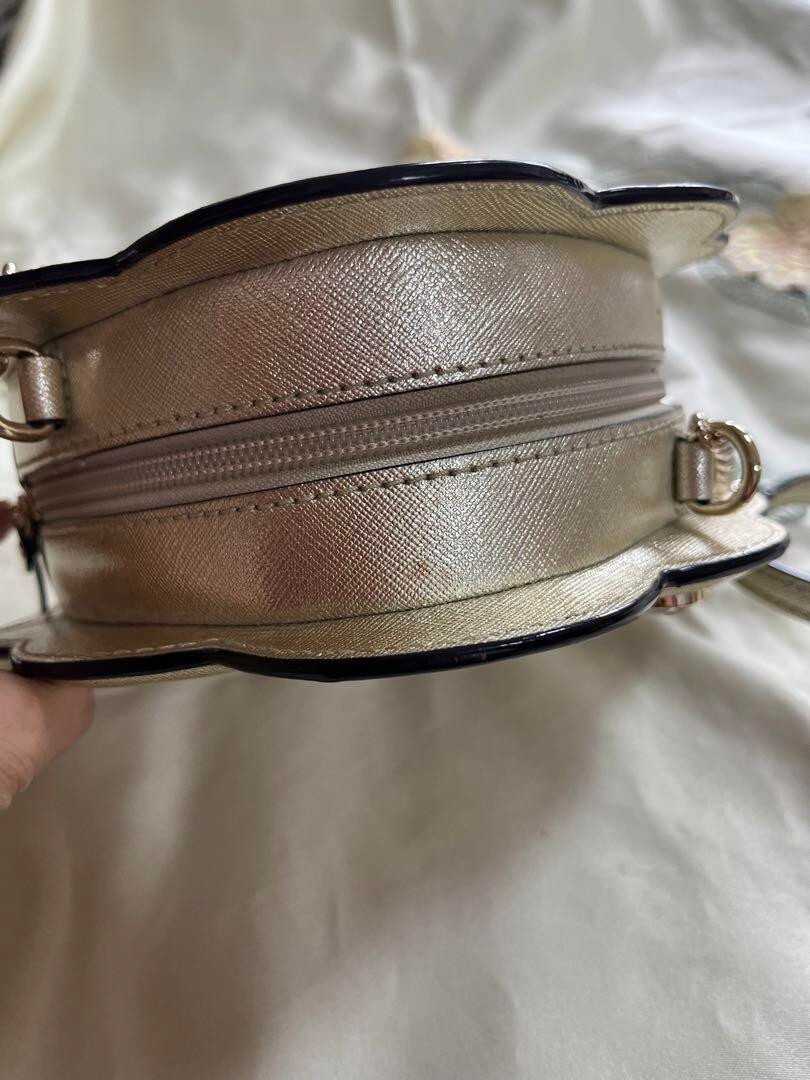 激安!Kate Spade レザーRabbit Hole Beehive Gold Crossbody Bag Kate Spade Down The Rabbit Hole Beehive Gold Crossbody Bag