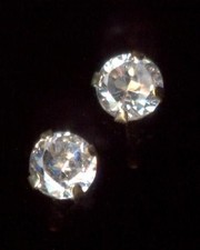 New 10K Solid Yellow Gold 3mm Round Clear Crystal CZ Solitaire Stud Earrings Uh