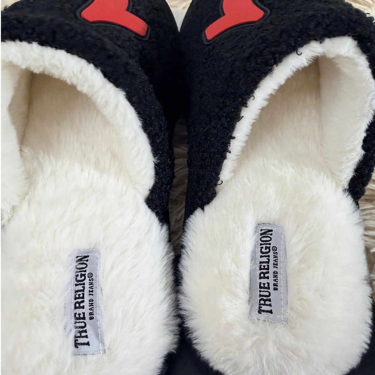 True Religion Men’s Slippers Black Red Horseshoe Logo Size 11–12 NWT thumbnail 3