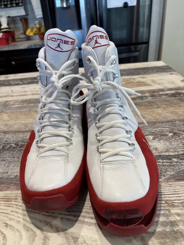 AIR JORDAN BOXER “ROY JONES JR” 2003 BRANCO/VERMELHO/PRATA USADO VINTAGE - Imagem 2 de 4