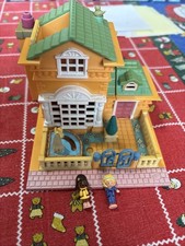 Vintage 1994 Bluebird Polly Pocket Light Up Hotel Villa With 2 Dolls