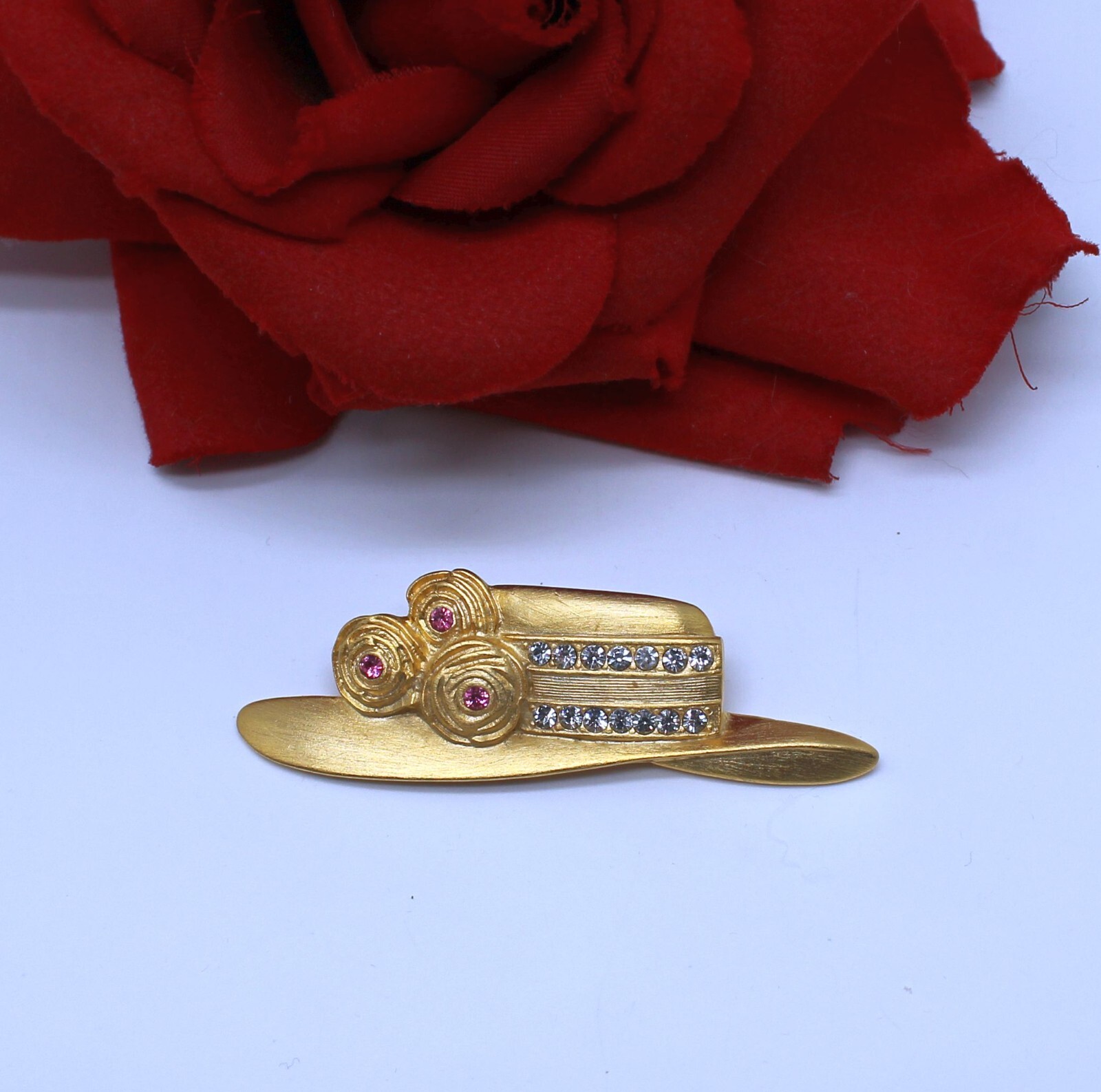Vintage JJ Sparkling Rhinestone Gold tone Hat  Pin Brooch CAT RESCUE