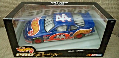 HOT WHEELS PRO RACING KYLE PETTY #44 NASCAR #19256 *NEW* | eBay
