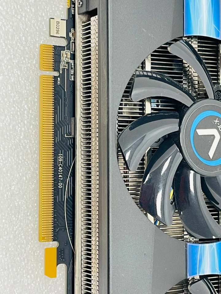 USED - AMD Sapphire Vapor-X Radeon r7 370 4GB GDDR5 Gaming Graphics Card - Image 4 of 4