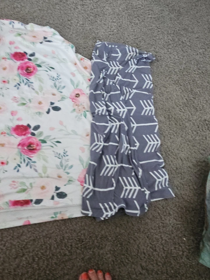 Nursing Cover ups, Lot Of 3, 3 Designs, Size Large, Pre-owned  - Image 3 of 4