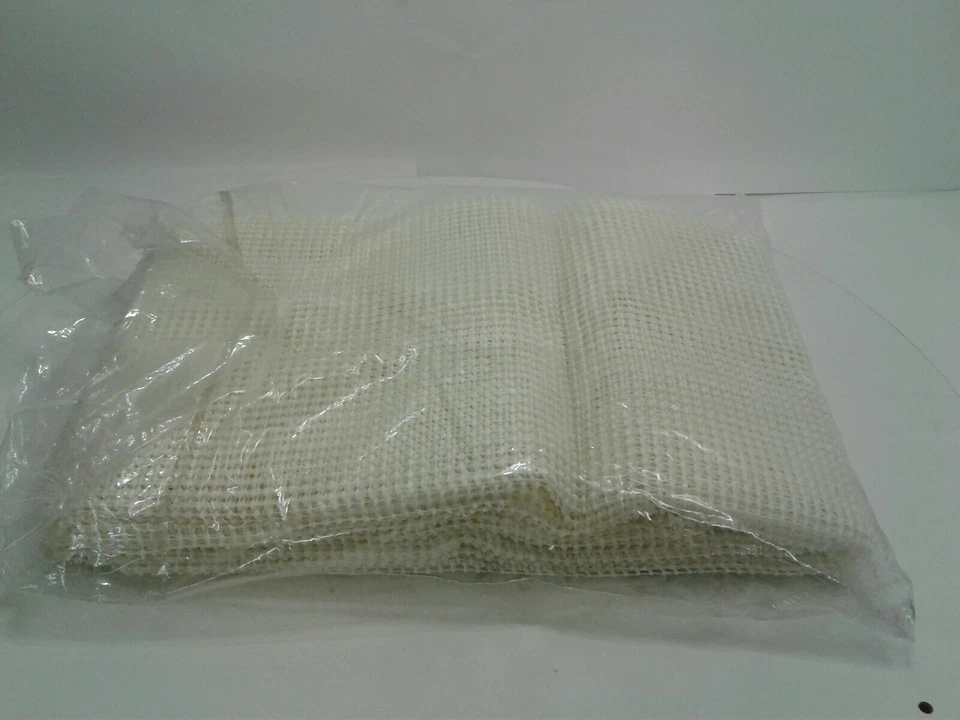 Almohadilla de alfombra con agarre de bloqueo Surya LKG-913 9' x 13' Foto 3 de 3