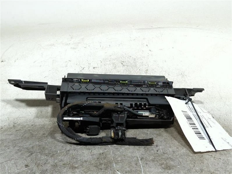 Audi A6 2016-2018 montado en el tablero pantalla de información GPS/TV fabricante de equipos originales Foto 2 de 4