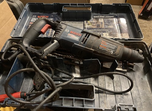 Bosch GBH2-28L 1-1/8 In. SDS-plus Bulldog Xtreme Max Rotary Hammer with Bits - Afbeelding 2 van 5