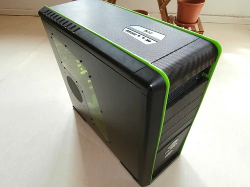 PC Gehäuse mit Komponenten ohne Betriebssystem