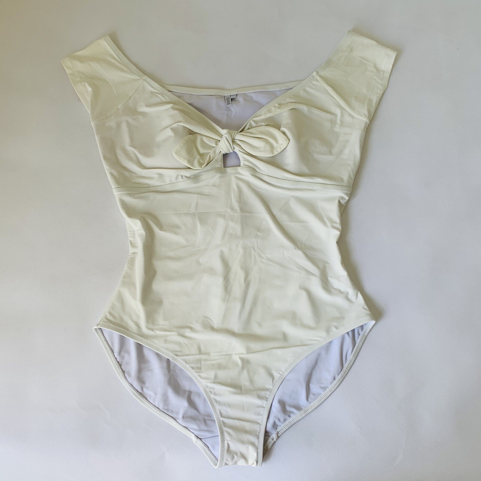 FIGLEAVES Swimsuit Women 18 White V-Neck Bow Cutout One Piece Bridal Beach Pool