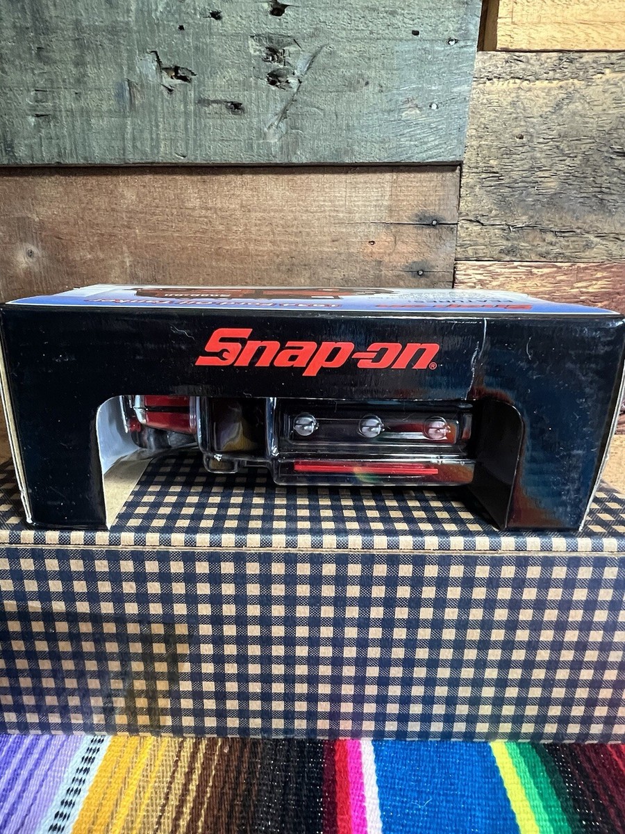 Snap-on 1934 Ford Oil Tanker 1 43 Scale Die Cast Replica for