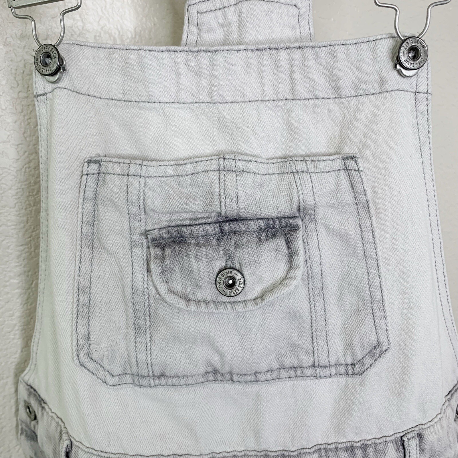 Zara Basic Bleach Distressed Cargo Style Jeans Ov… - image 4