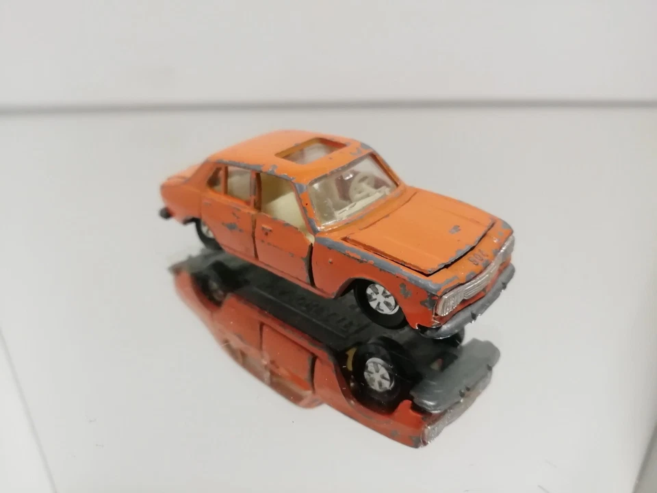 Majorette Peugeot 504 Naranja Raro - Imagen 2 de 4