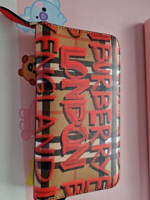 Burberry vintage check graffiti wallet UK