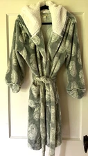 World Market Soft and cozy  robe with paisley print Size O/S