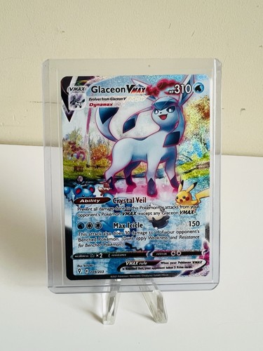 Pokemon TCG Evolving Skies 209/203 Glaceon VMAX Illustration Rare