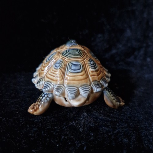 Vintage Wade Tortoise Trinket Box # 5 - Picture 4 of 6