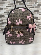 Mochila Juicy Couture Simply Sweet Coqueta Arcos Rosa Claro con Lazo Dije NUEVA