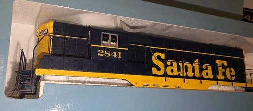 Proto 2000 HO AT&SF EMD GP7 Phase II Lok Santa Fe #2841 Neu in OVP P2K 23170 | Zustand: New