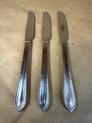 Set of 3 Vintage International Silver Wm Rogers Ladyship Pattern Dinner Knives