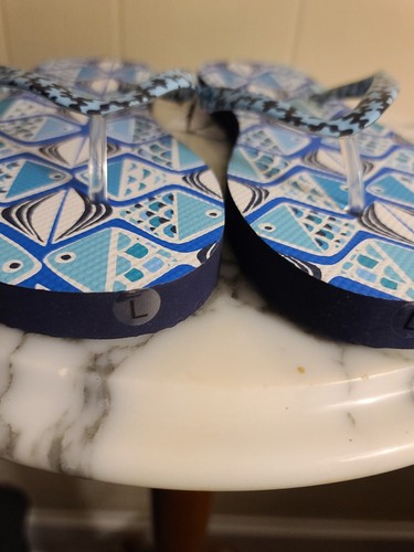 Neu mit Etikett Vera Bradley Damensandalen 9-10, Größe L, Strandfisch blau Flip-Flops - Bild 10 von 12