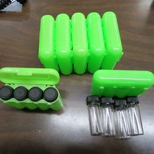 4 - 1 Dram Glass Vials With A Carrying Case Storage Case Green
