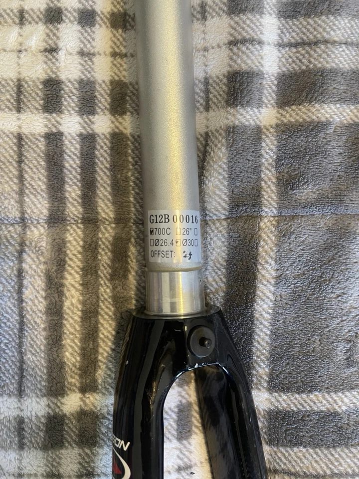 "Horquilla de carretera de carbono Trigon RC-05 - 700c, dirección de aleación de 1-1/8"", desplazamiento de 43 mm" Foto 2 de 4