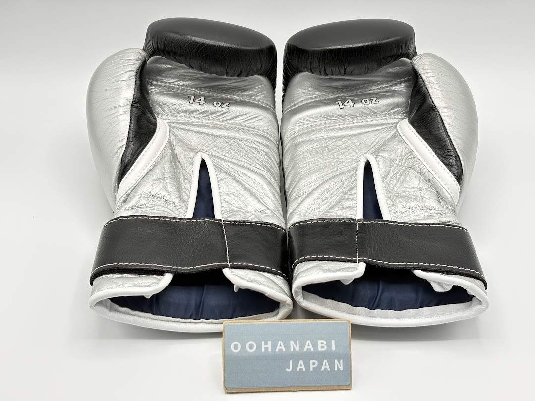 Winning Boxing Gloves 14oz CO-MS-500B Black Silver Tape type Used