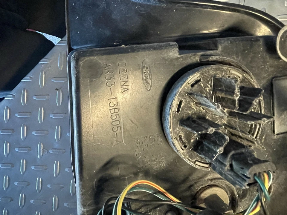 Ford Mustang 2010 2011 2012 conductor izquierdo luz trasera lateral izquierda lámpara OEM Foto 4 de 4