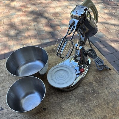 Hamilton Beach Scovill Stand 10 Speed Mixer Model K Chrome 1938. READ