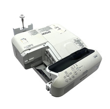 Epson EB-670 3LCD HDR Projector 1024x768 3100 Lumens 89LH HMDI w/Setting Plate