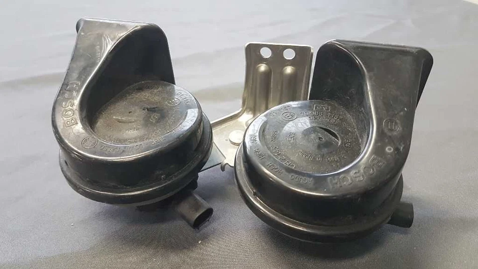 BMW E63 E64 M6 ///M Factory Horn Pair High Low Pitch 2006-2010 USED OEM - Image 3 of 4