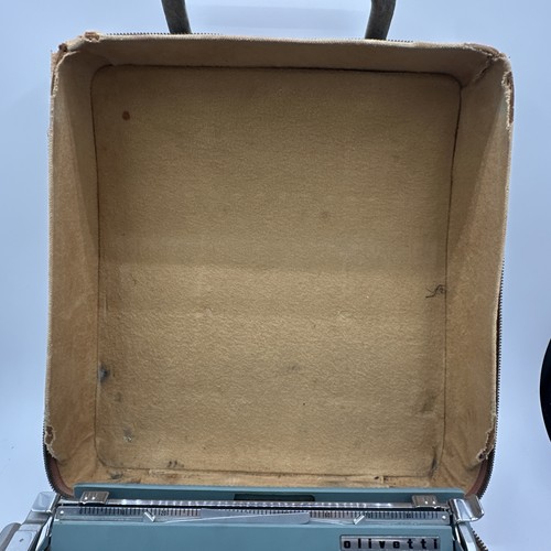 VTG Olivetti Underwood Lettera 22 Typewriter Blue w/Case Italy Untested Read - Picture 9 of 19