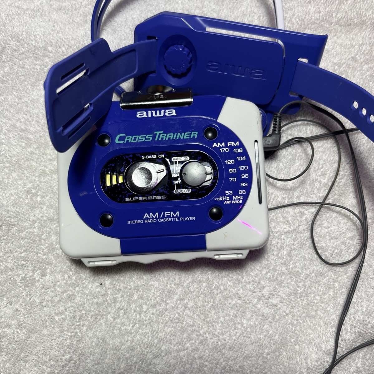 Aiwa HS-SP350W Walkman Cross Trainer Cassette Player With