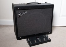 Fender Mustang GTX100 1 x 12 Combo Guitar Amplifier with GTX-7 Foot switch